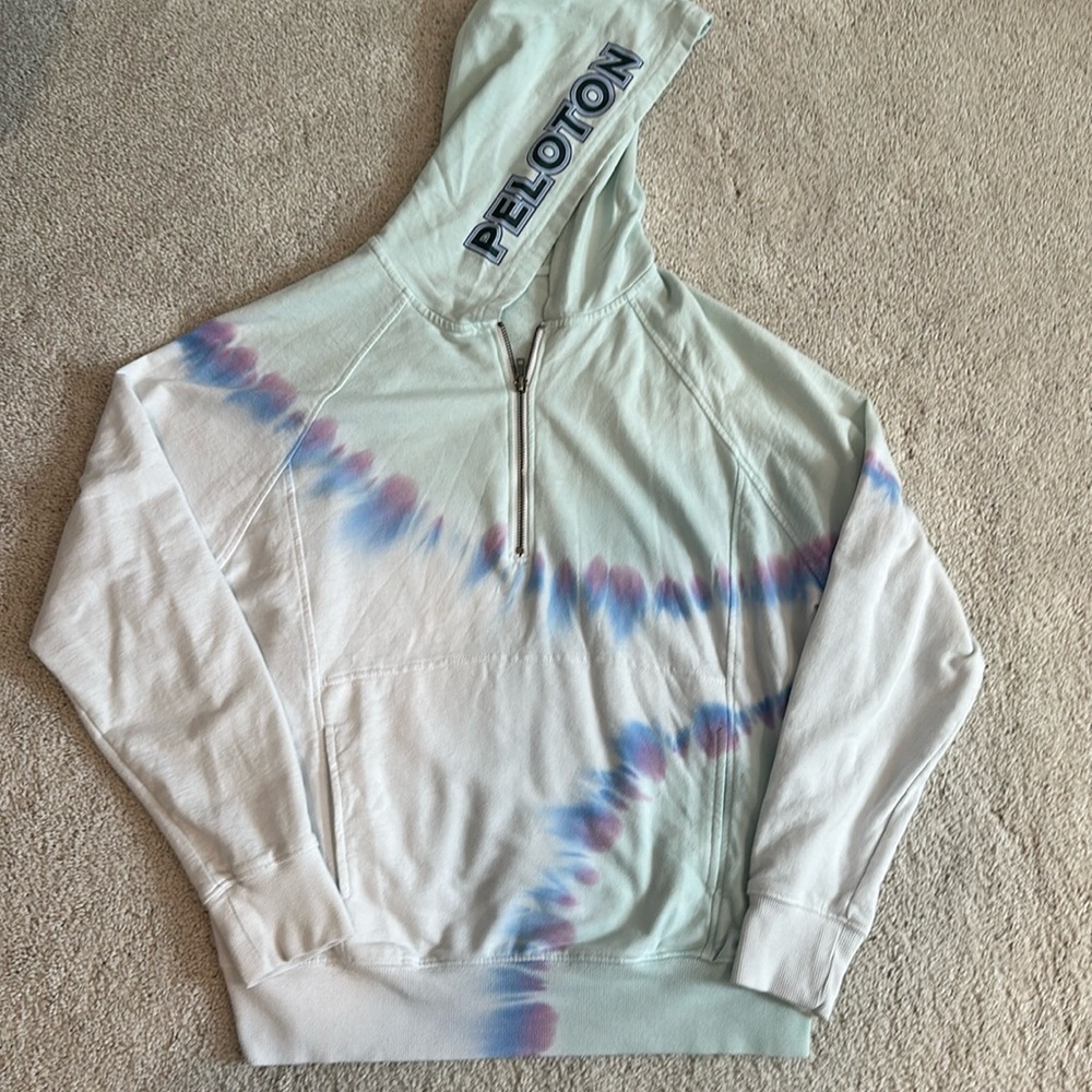 Peloton women’s 1/4 zip hoodie-size small